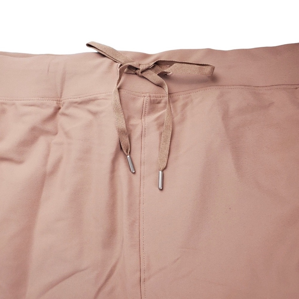 Old Navy Active Powersoft High-Rise Go-Dry Shorts. Size M.Color-Rare Earth. NWOT - Picture 4 of 5